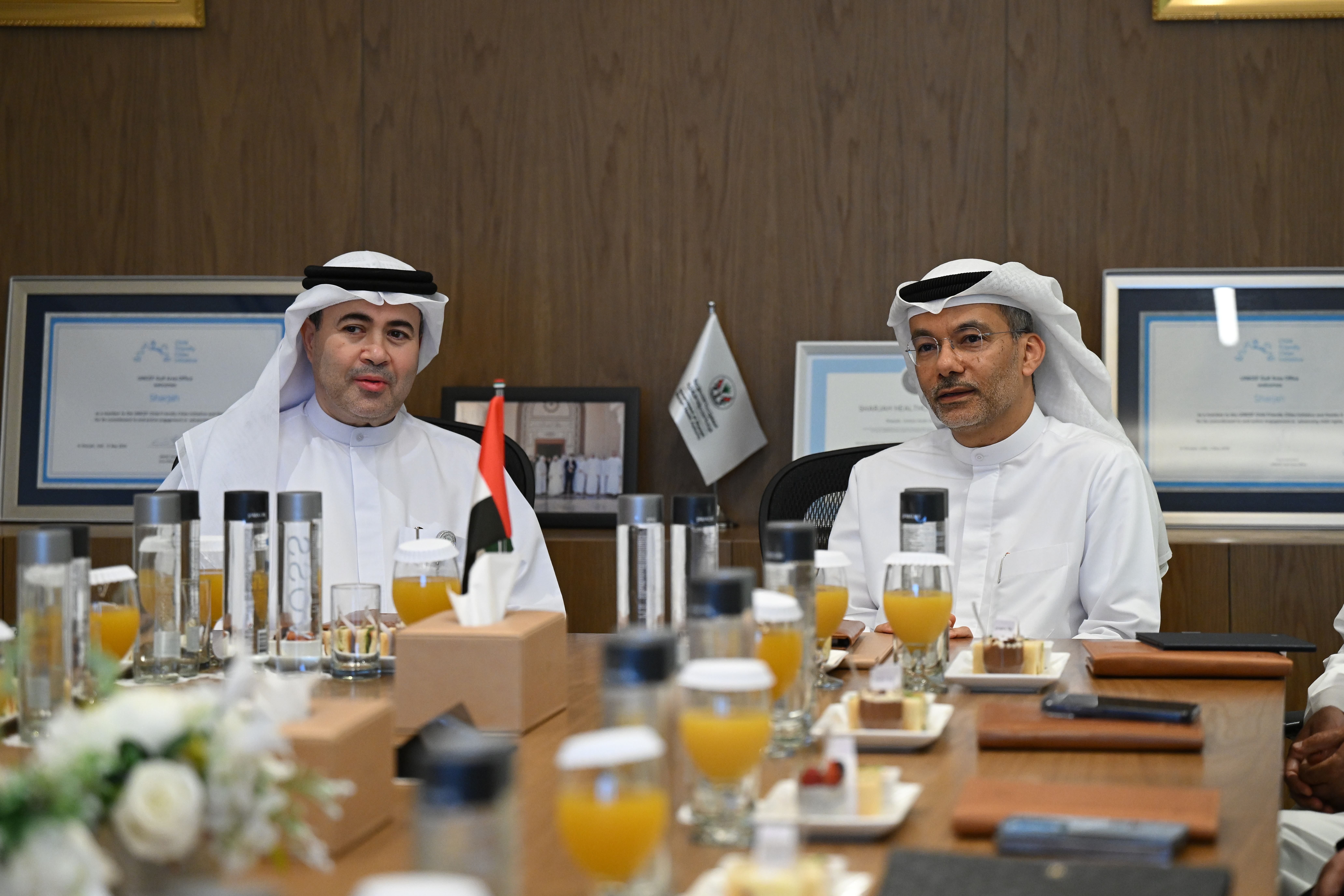 Sharjah Health Authority Chairman Receives Director General of Dubai Health Authority to Discuss Strengthening Cooperation