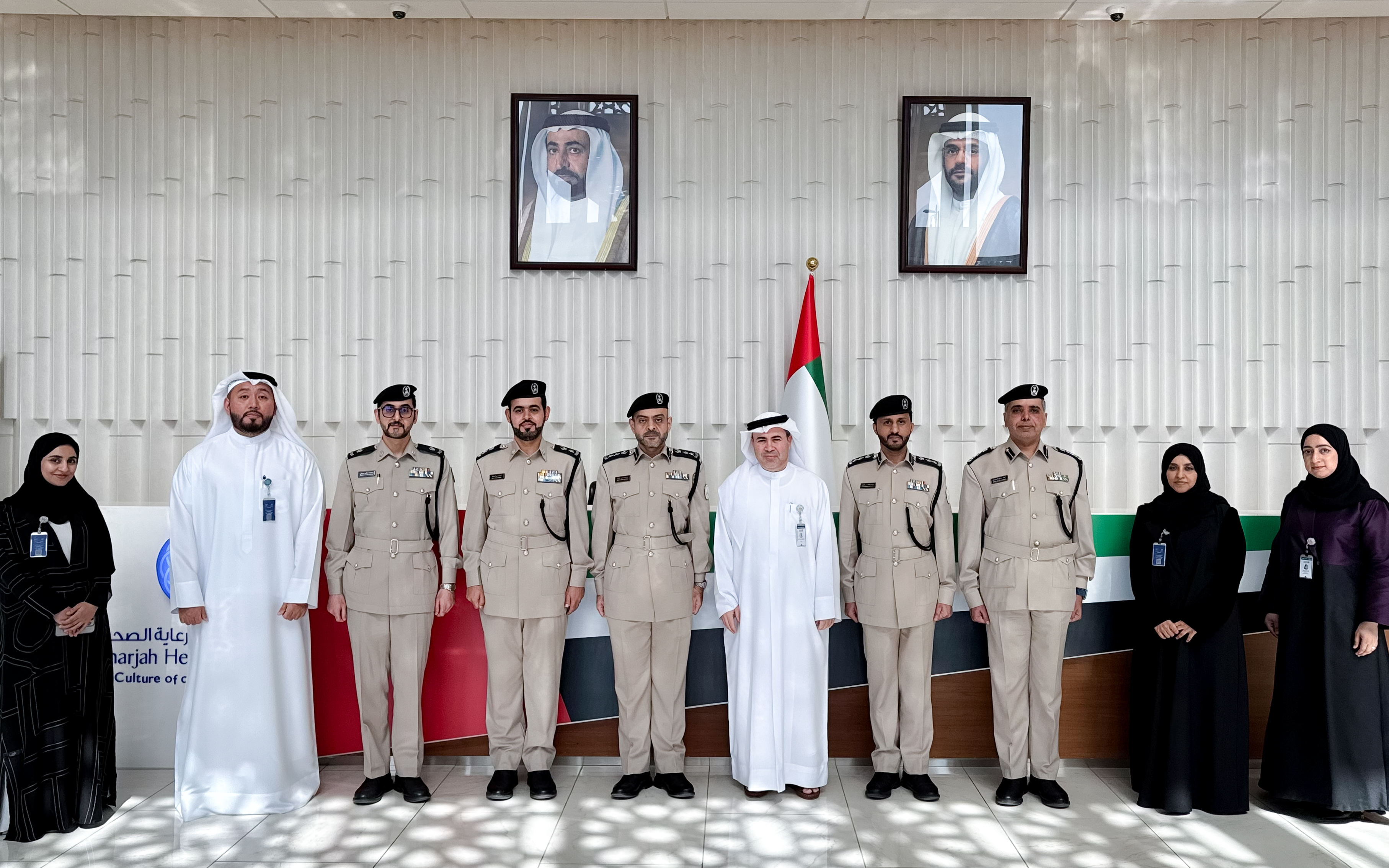 رئيس هيئة الشارقة الصحية يستقبل وفدًا من القيادة العامة لشرطة الشارقة